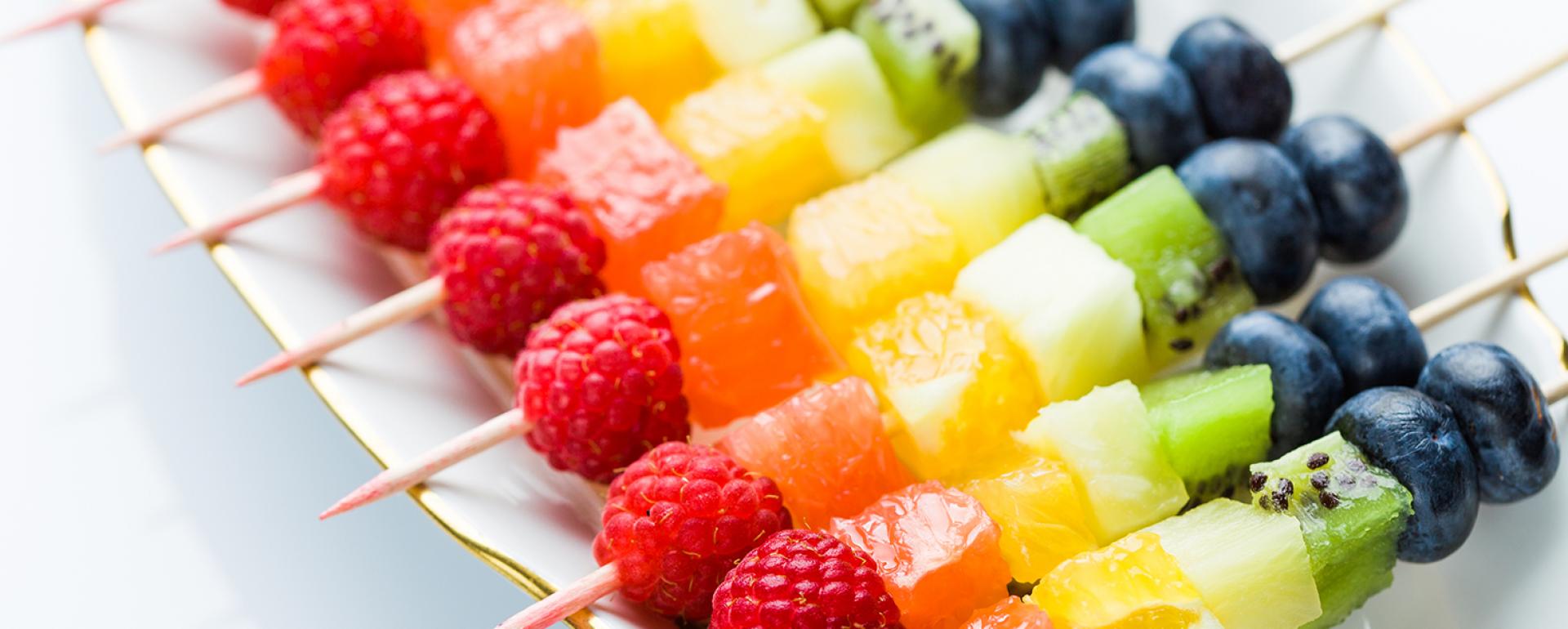Jak podawać owoce latem?