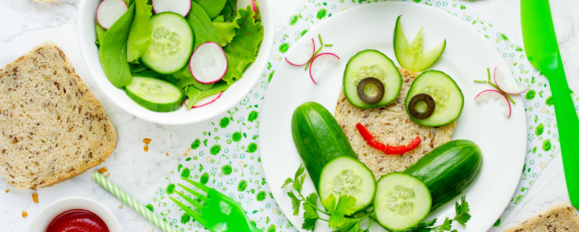 Pomysły na wesołe dekoracje potraw, które chętnie zjedzą dzieci